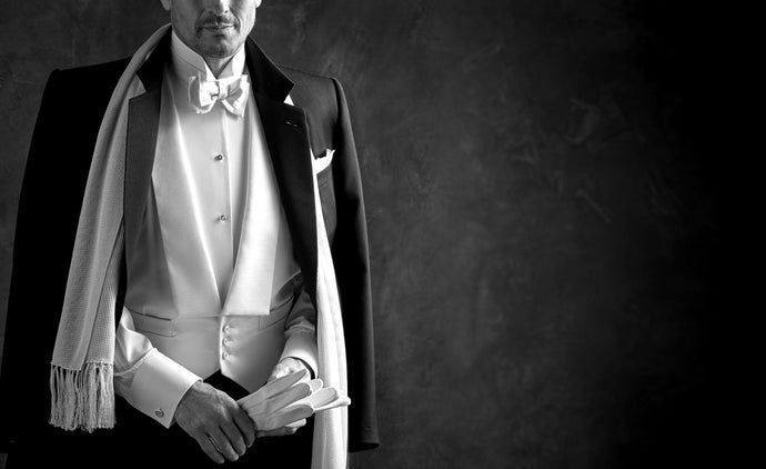 Wearing white tie // A frakk viselés